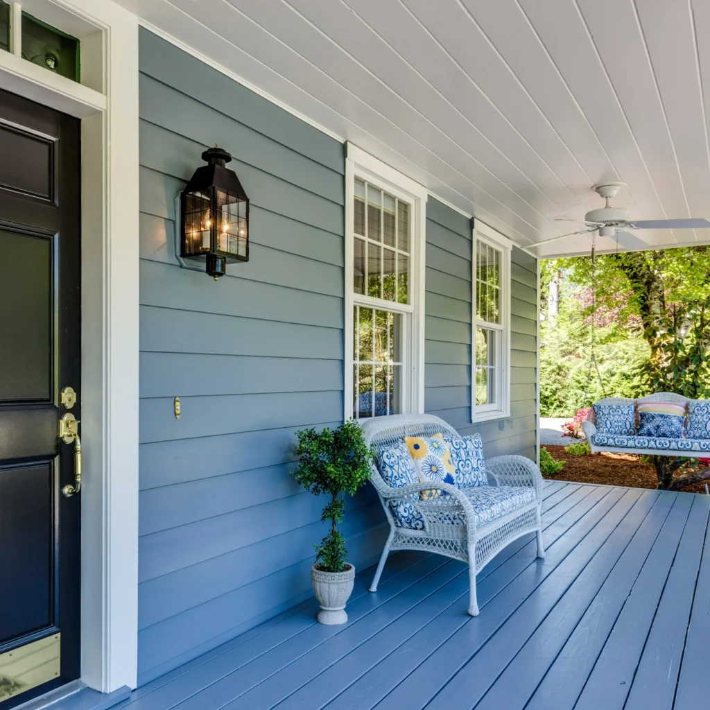 professional painting services done on residential vinyl siding